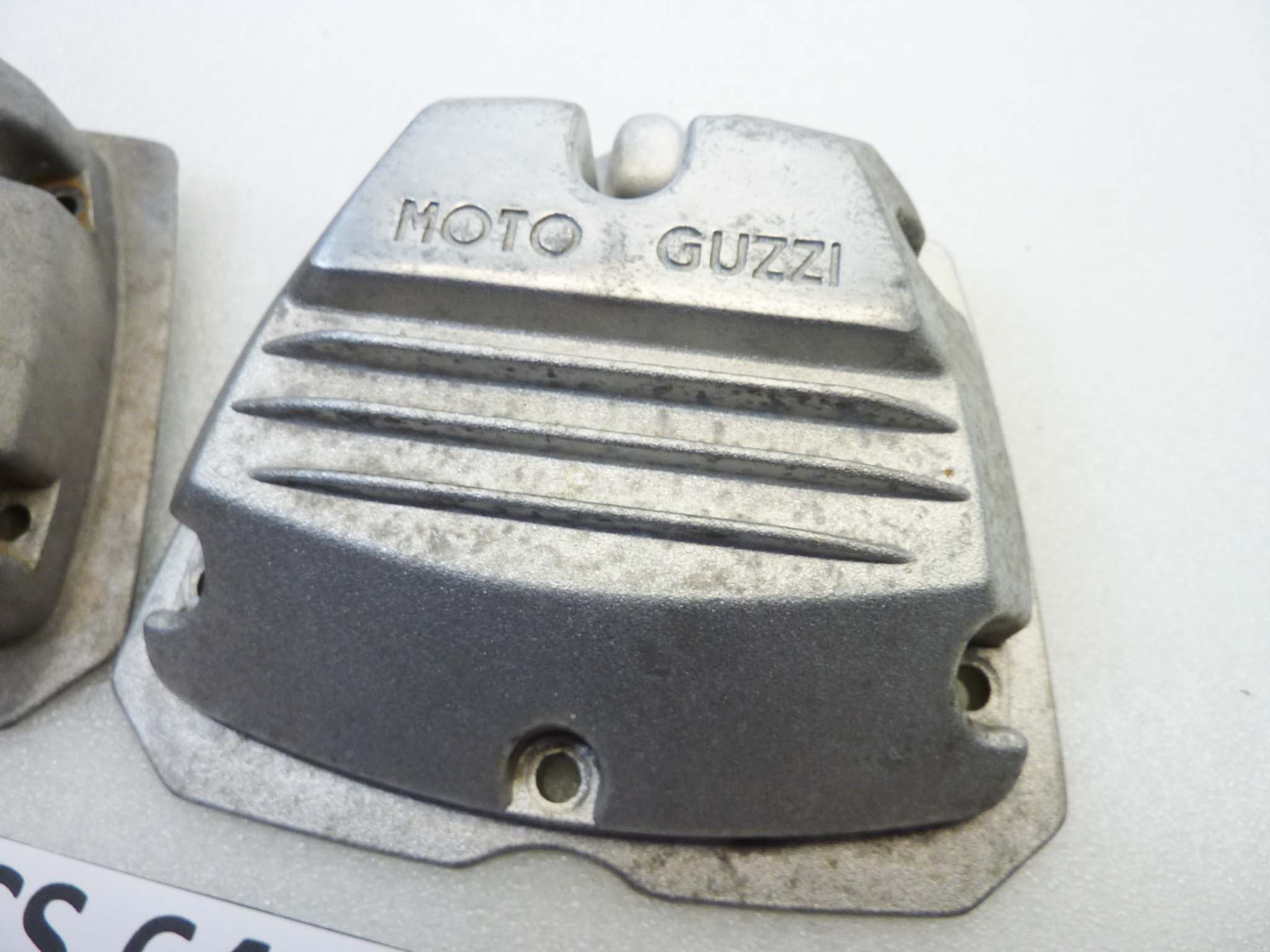 Coppia coperchi punterie Guzzi V35 V50 V65 2V serie piccola coperchio valvole testata 19023600 - immagine 3
