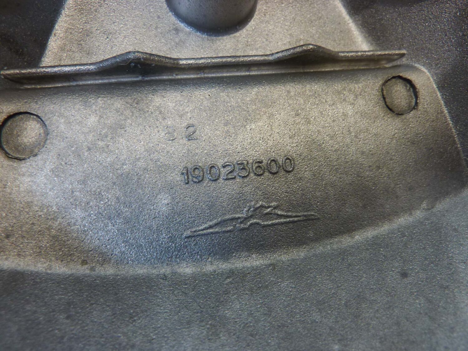 Coppia coperchi punterie Guzzi V35 V50 V65 2V serie piccola coperchio valvole testata 19023600 - immagine 13