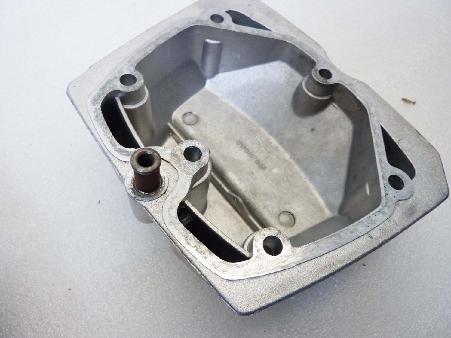 Coppia coperchi punterie Guzzi V35 V50 V65 2V serie piccola coperchio valvole testata 19023600 - immagine 15