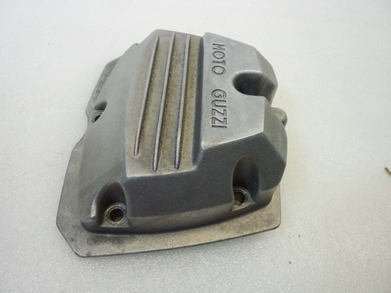 Coppia coperchi punterie Guzzi V35 V50 V65 2V serie piccola coperchio valvole testata 19023600 - immagine 5