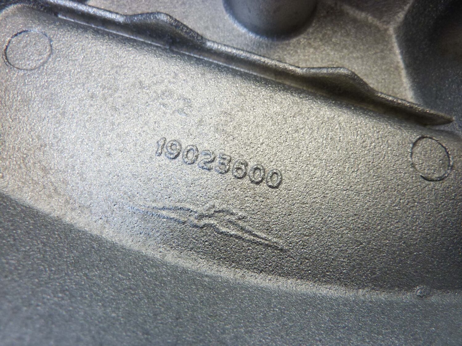 Coppia coperchi punterie Guzzi V35 V50 V65 2V serie piccola coperchio valvole testata 19023600 - immagine 12