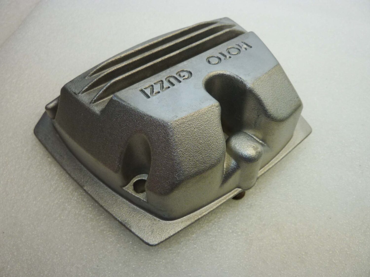 Coppia coperchi punterie Guzzi V35 V50 V65 2V serie piccola coperchio valvole testata 19023600 - immagine 7