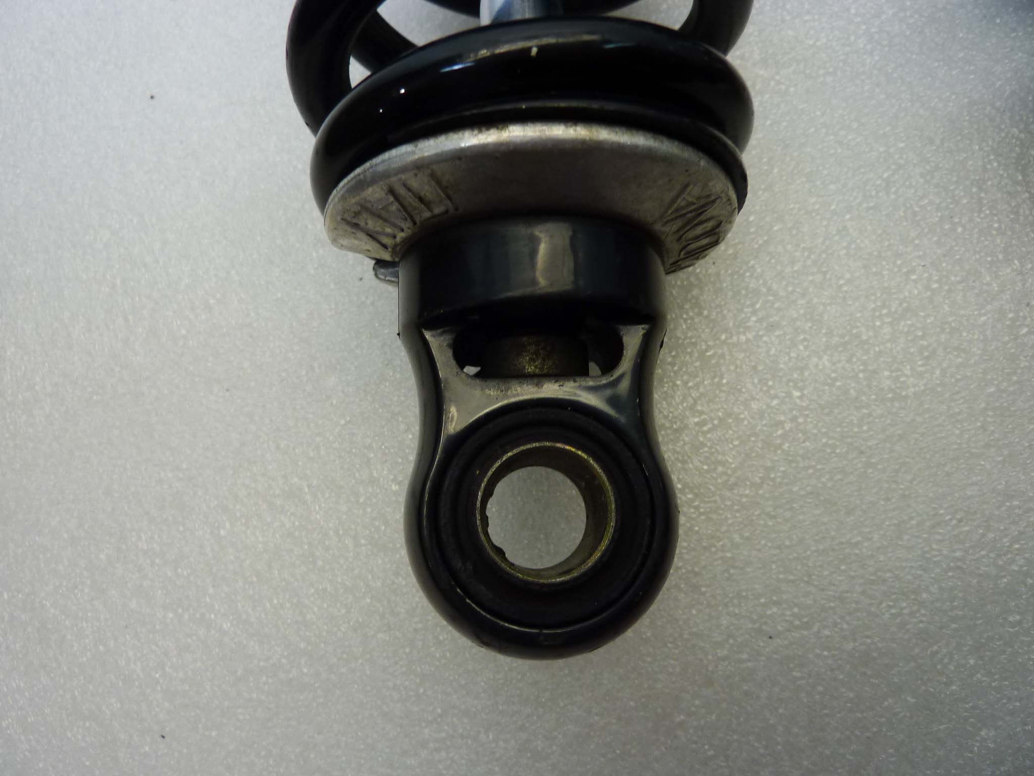 Ammortizzatori posteriori Bitubo Guzzi interasse 33,5 cm diam boccole 14 mm diam molla 65 mm - immagine 4