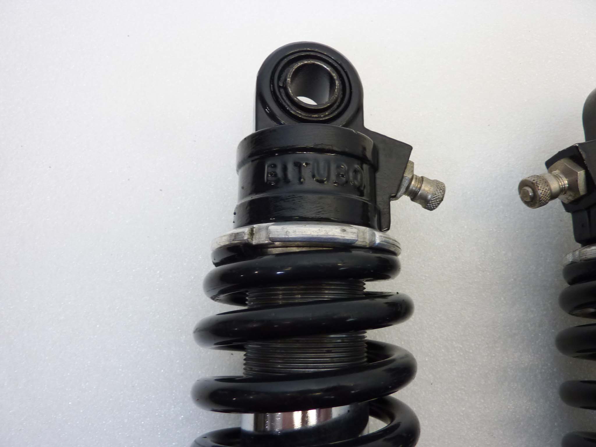 Ammortizzatori posteriori Bitubo Guzzi interasse 33,5 cm diam boccole 14 mm diam molla 65 mm - immagine 4