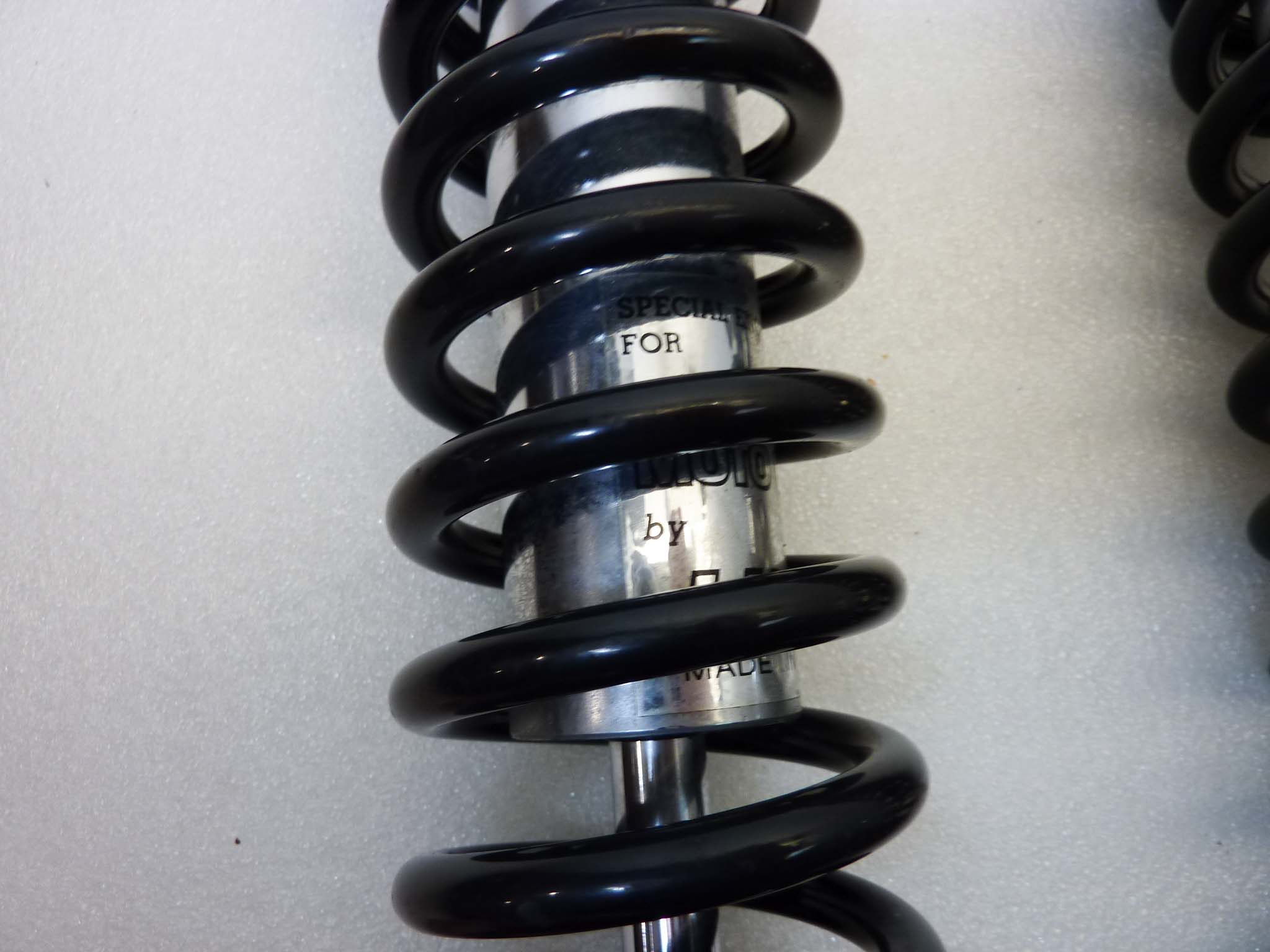 Ammortizzatori posteriori Bitubo Guzzi interasse 33,5 cm diam boccole 14 mm diam molla 65 mm - immagine 8