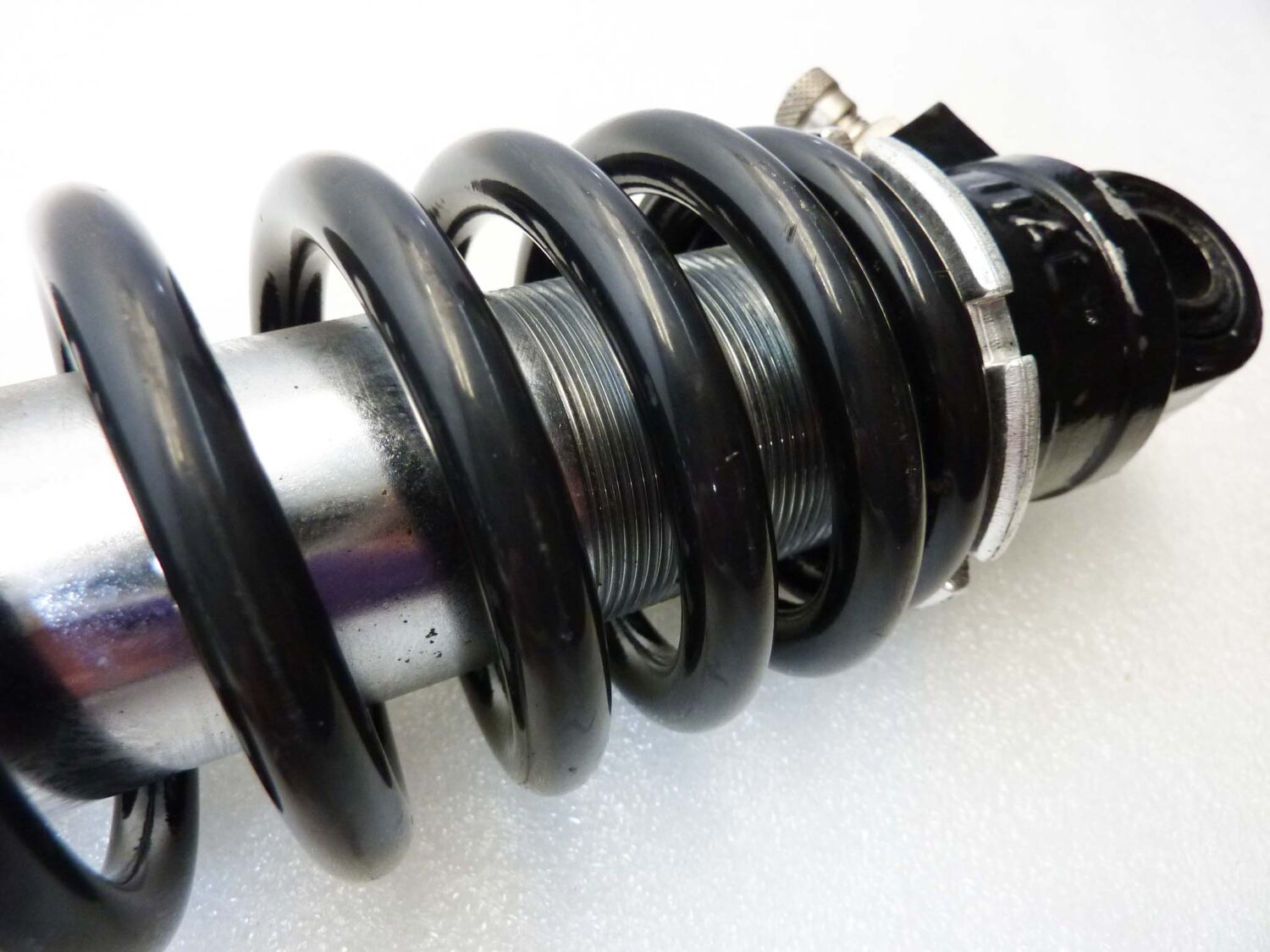 Ammortizzatori posteriori Bitubo Guzzi interasse 33,5 cm diam boccole 14 mm diam molla 65 mm - immagine 15