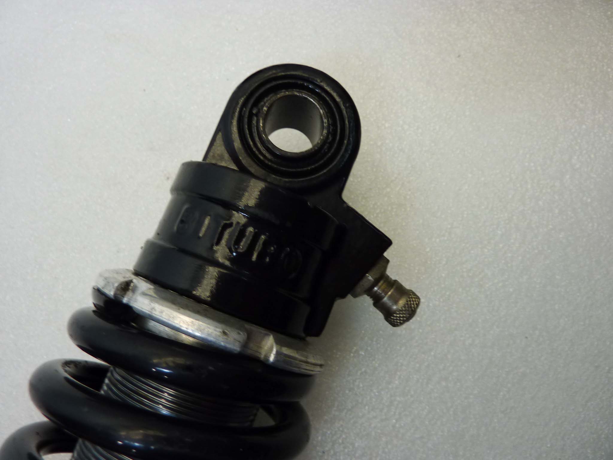Ammortizzatori posteriori Bitubo Guzzi interasse 33,5 cm diam boccole 14 mm diam molla 65 mm - immagine 18