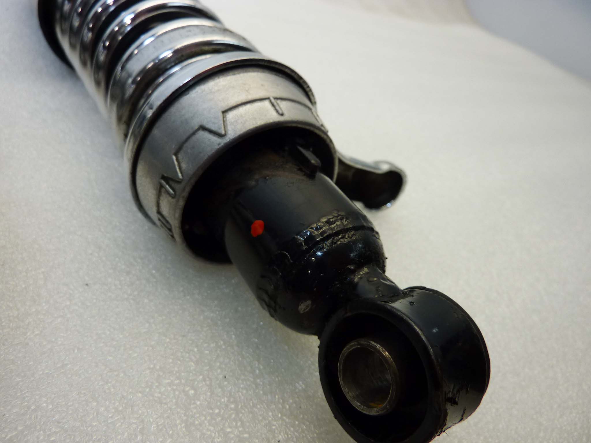 Ammortizzatori posteriori Guzzi 250 TS Sebac regolabili interasse fori 30 cm diam boccole 10 mm diam cappuccio 57 mm diam molla 50 come da foto - immagine 5
