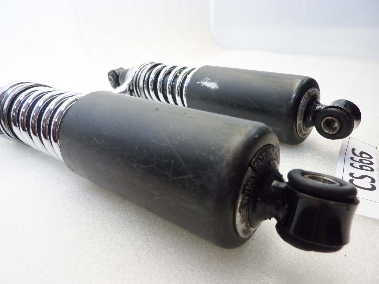 Ammortizzatori posteriori Guzzi 250 TS Sebac regolabili interasse fori 30 cm diam boccole 10 mm diam cappuccio 57 mm diam molla 50 come da foto - immagine 10