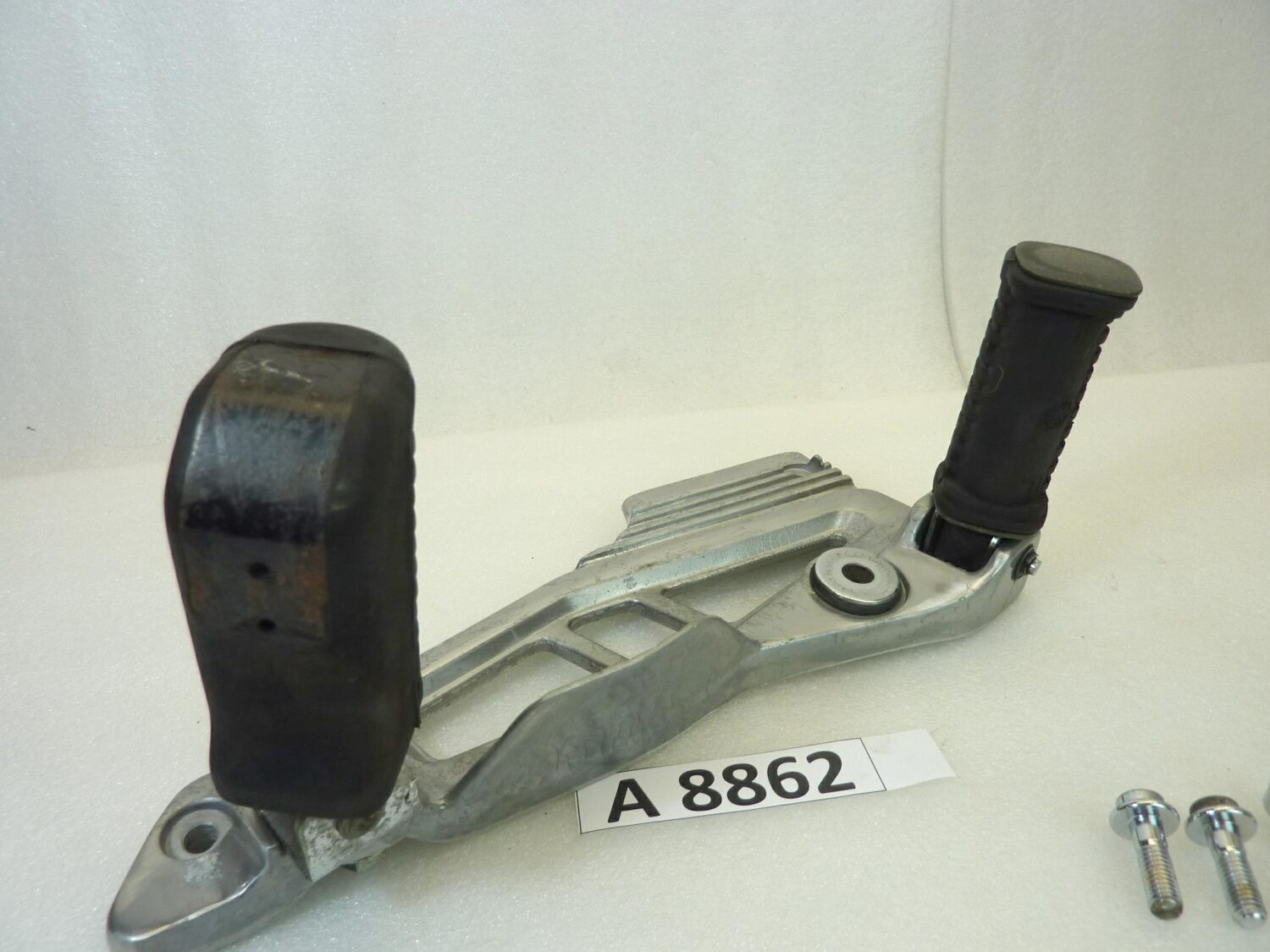 Staffa pedane poggiapiedi sinistra Yamaha XJ 600 51J 1984-1991 35J01 - immagine 10