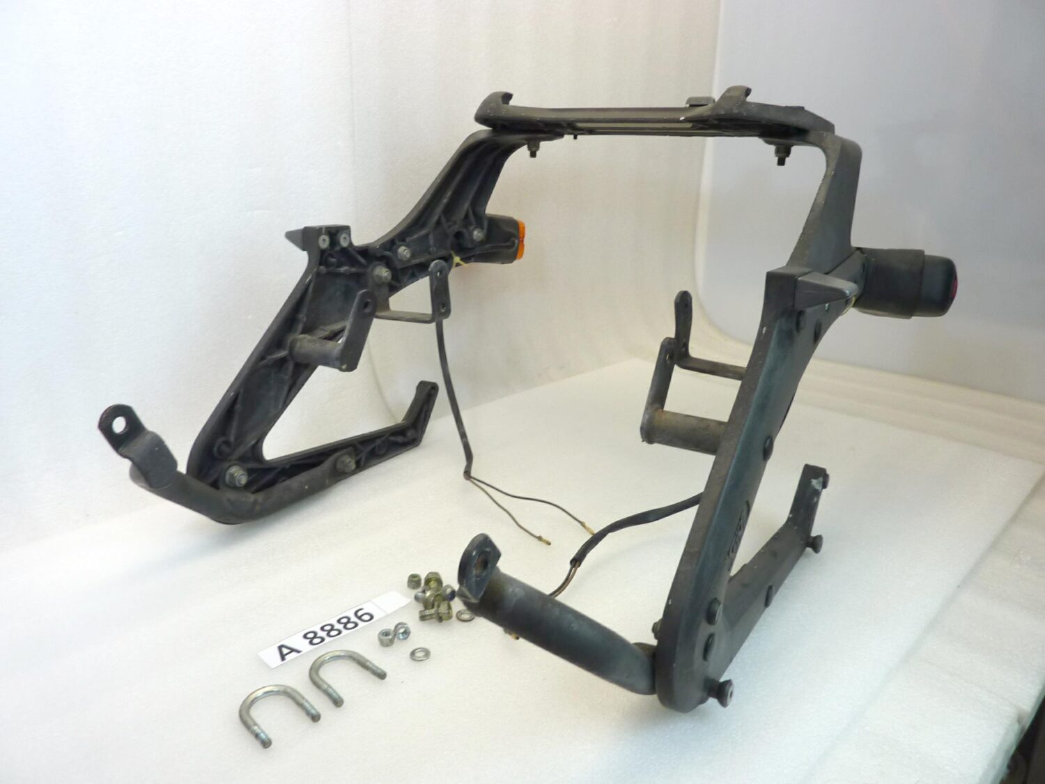 Kit Givi per borse Yamaha XJ 600 51J 1984-1991 valige laterali e top case 0809000686 piastra staffe completo di frecce Monokey - immagine 8
