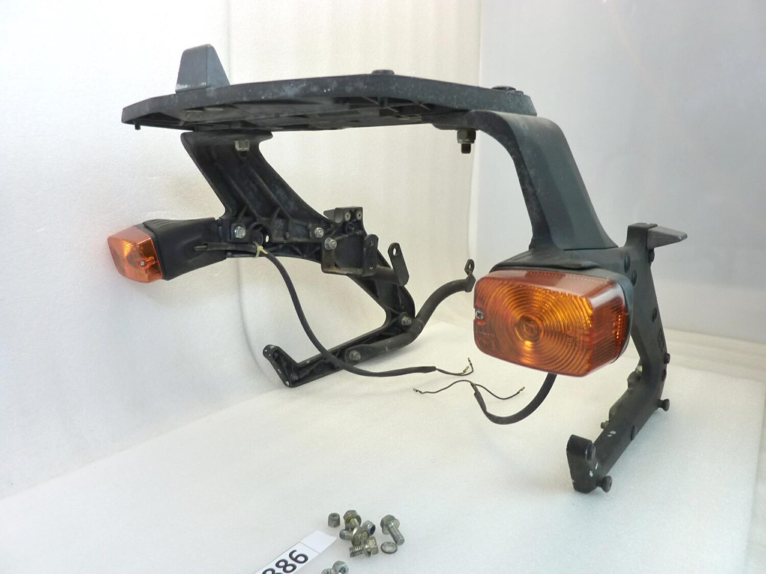 Kit Givi per borse Yamaha XJ 600 51J 1984-1991 valige laterali e top case 0809000686 piastra staffe completo di frecce Monokey - immagine 17