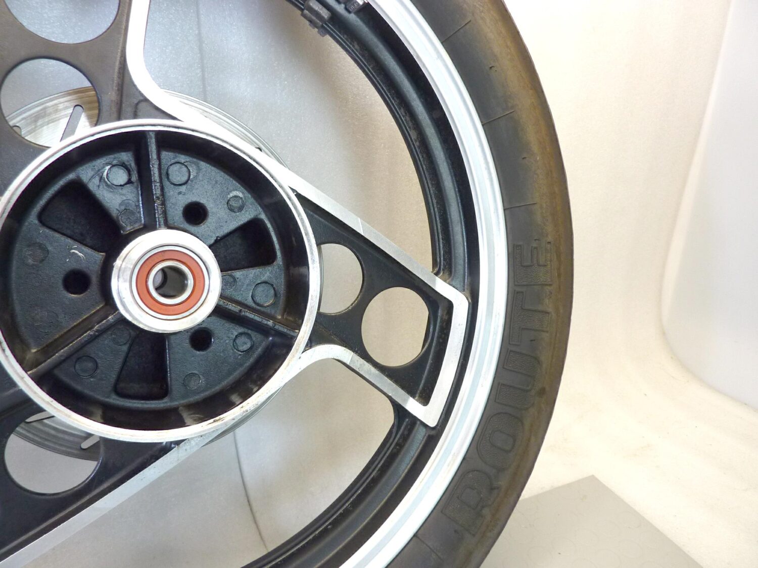 Ruota posteriore Yamaha XJ 600 51J 1984-1991 cerchio ruota posteriore con disco spessore 5,2 mm - immagine 7