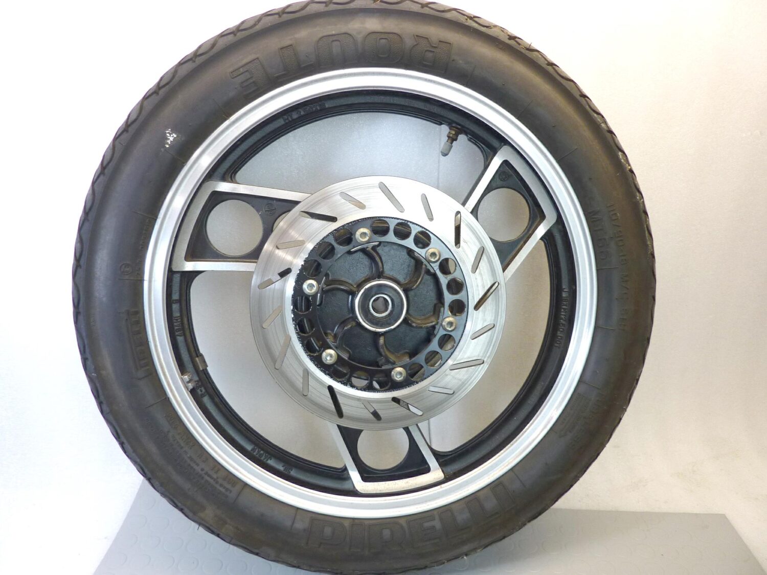Ruota posteriore Yamaha XJ 600 51J 1984-1991 cerchio ruota posteriore con disco spessore 5,2 mm - immagine 10