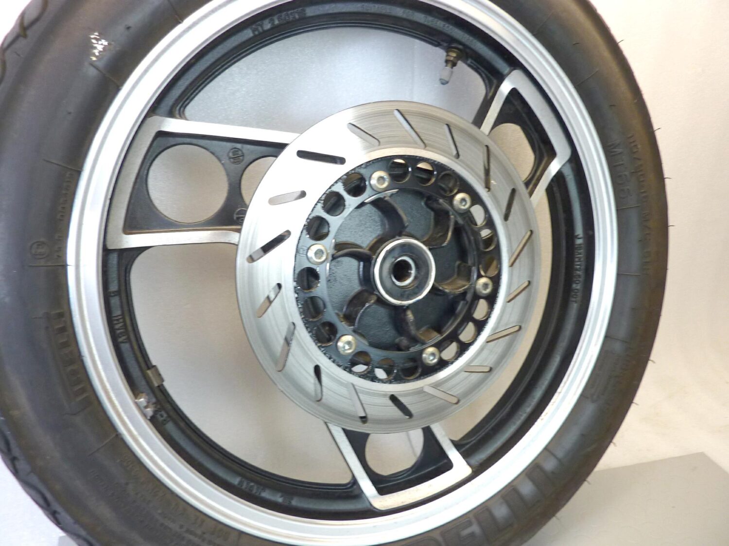 Ruota posteriore Yamaha XJ 600 51J 1984-1991 cerchio ruota posteriore con disco spessore 5,2 mm - immagine 11