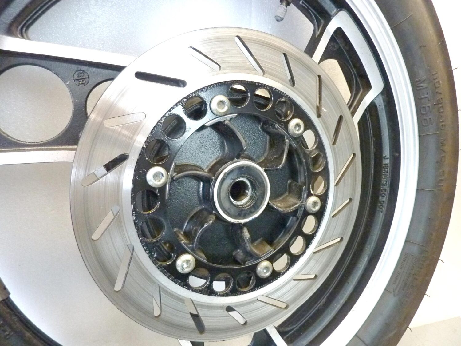 Ruota posteriore Yamaha XJ 600 51J 1984-1991 cerchio ruota posteriore con disco spessore 5,2 mm - immagine 17