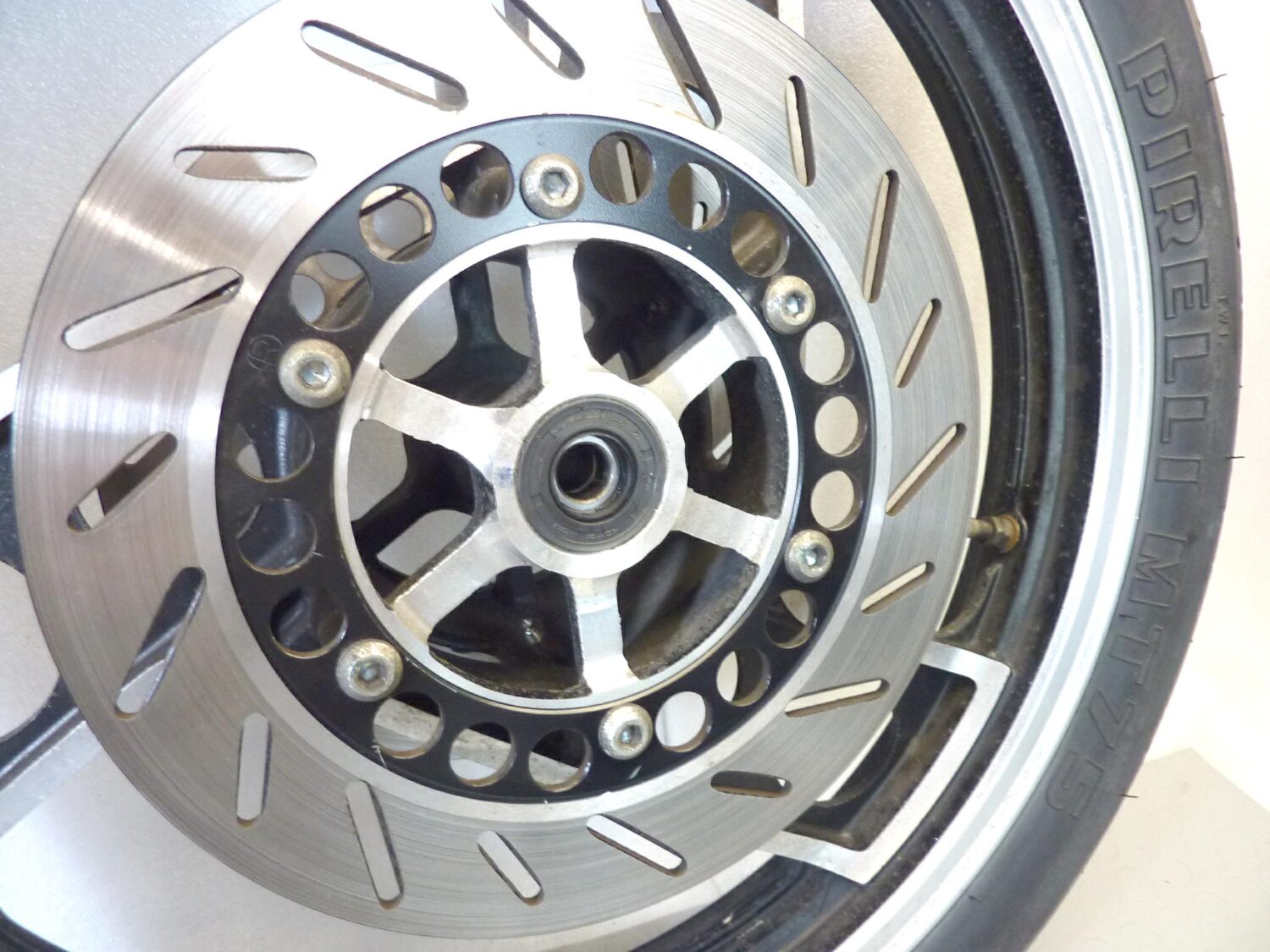 Ruota anteriore Yamaha XJ 600 51J 1984-1991 cerchio ruota anteriore con dischi freno spessore 5,30 mm - immagine 6