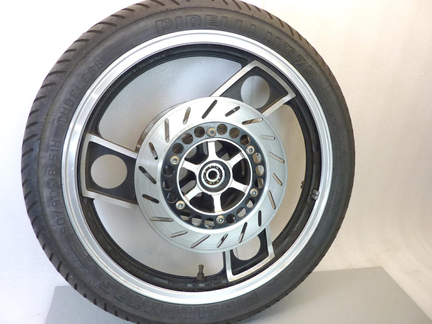 Ruota anteriore Yamaha XJ 600 51J 1984-1991 cerchio ruota anteriore con dischi freno spessore 5,30 mm - immagine 10