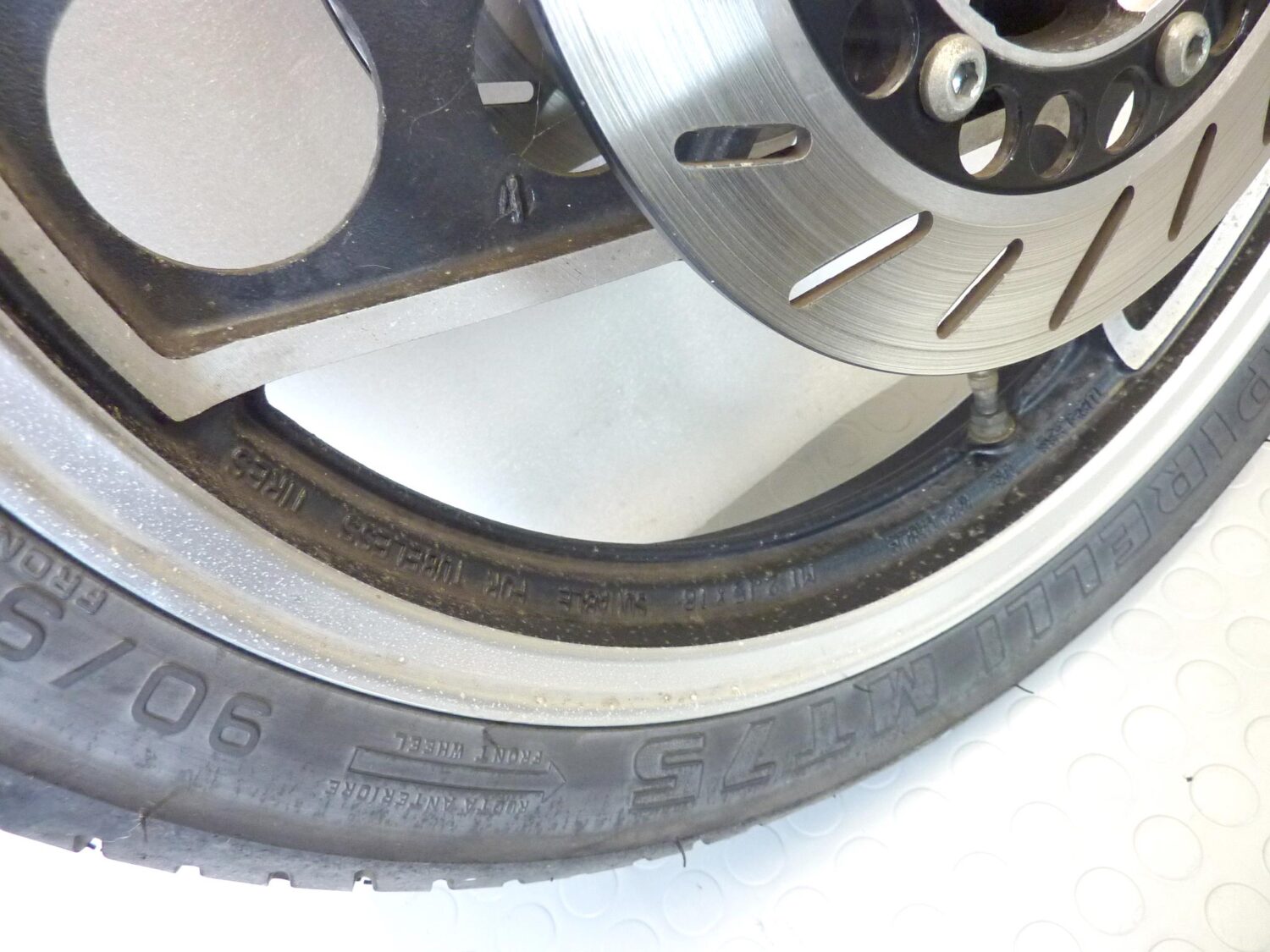 Ruota anteriore Yamaha XJ 600 51J 1984-1991 cerchio ruota anteriore con dischi freno spessore 5,30 mm - immagine 12