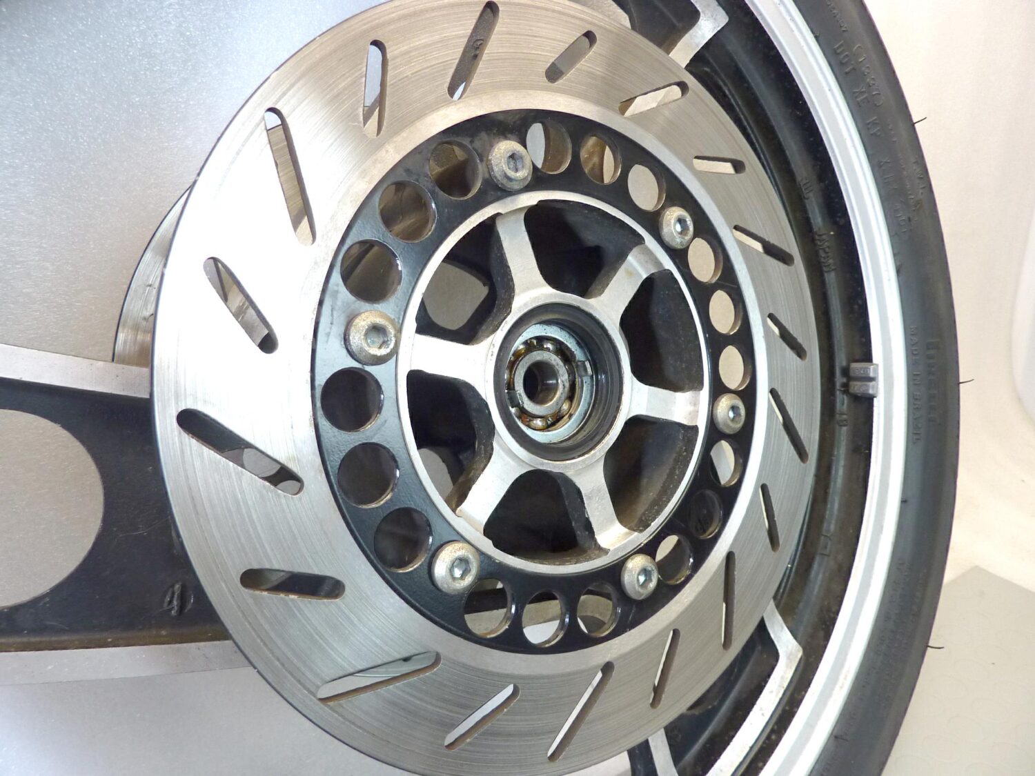 Ruota anteriore Yamaha XJ 600 51J 1984-1991 cerchio ruota anteriore con dischi freno spessore 5,30 mm - immagine 17