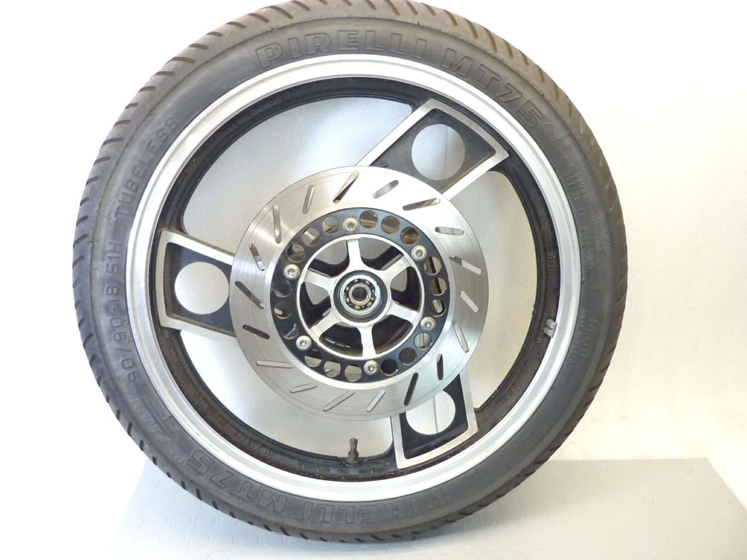 Ruota anteriore Yamaha XJ 600 51J 1984-1991 cerchio ruota anteriore con dischi freno spessore 5,30 mm - immagine 19