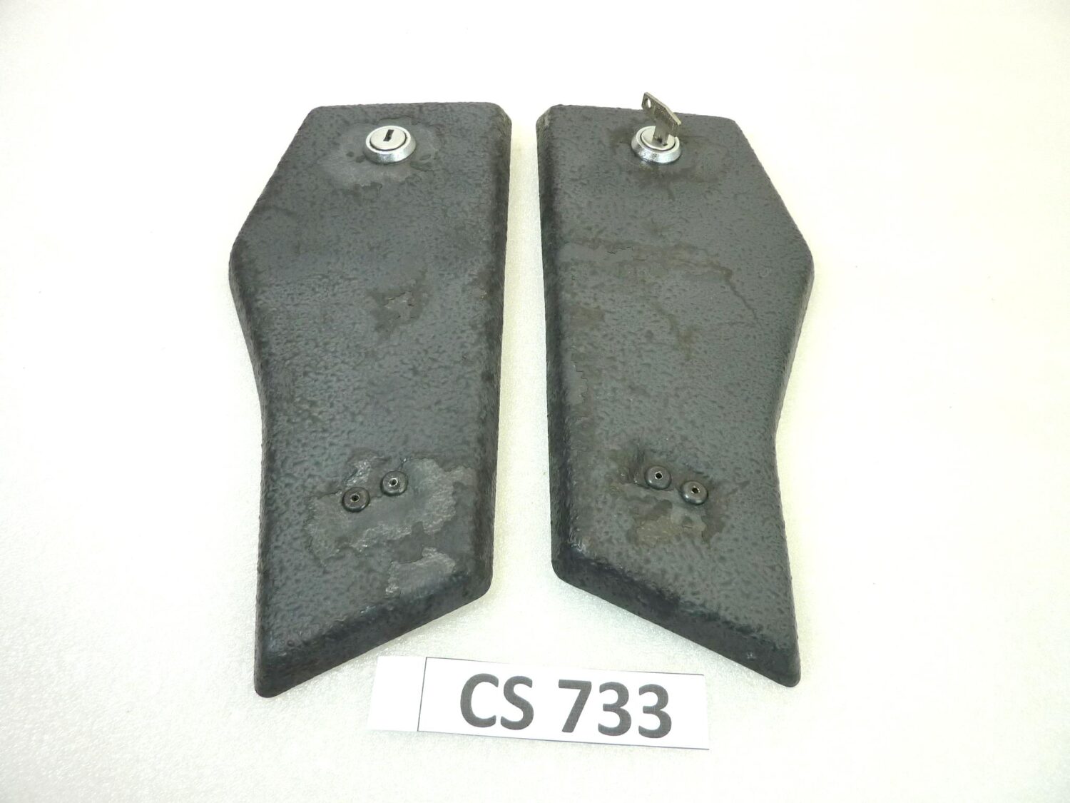 Coppia sportellini carena Driver per Guzzi California 2 II con chiave sportelli anteriore