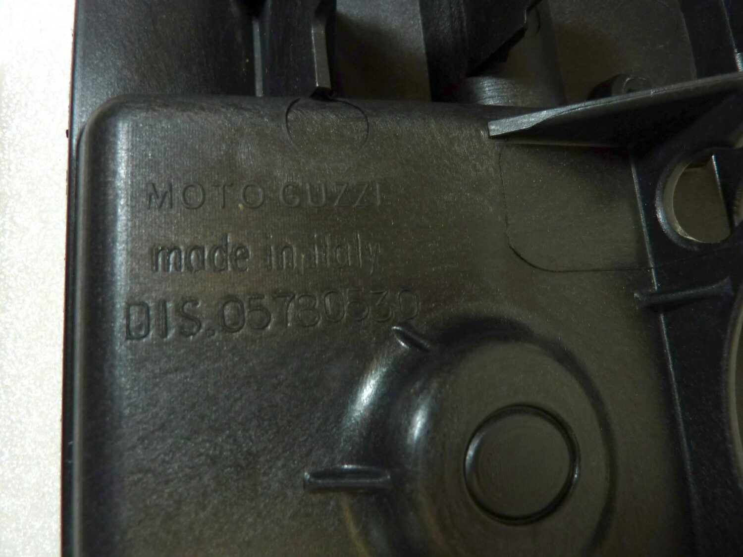 Cover supporto rele' Guzzi Norge 1200 Breva 1100 cod 05780530 - immagine 4