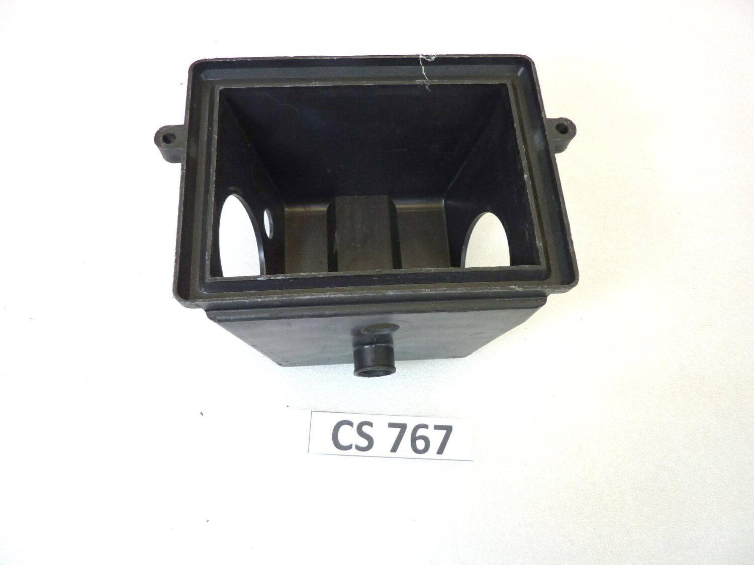 Parte posteriore filtro Guzzi Le Mans 3 4 California 2 3 1000 GT S SP 850 T5 cod 28114350 collettore aspirazione compatibile con Moto Guzzi 1000 Cali. 2 (948 ccm, 1982 - 1987)
Moto Guzzi 1000 Cali. 3 1.Serie (948 ccm, 1987 - 1987)
Moto Guzzi 1000 Cali. 3 2.Serie (948 ccm, 1988 - 1990)
Moto Guzzi 1000 Cali. 3 C (948 ccm, 1990 - 1990)
Moto Guzzi 1000 Cali. 3 Caren. Inj. (948 ccm, 1990 - 1992)
Moto Guzzi 1000 LM (1000 ccm, 1990 - 1994)
Moto Guzzi 1000 LM 4 (948 ccm, 1985 - 1987)
Moto Guzzi 1000 LM 5 (948 ccm, 1988 - 1992)
Moto Guzzi 1000 Mille GT 1.Serie (948 ccm, 1987 - 1990)
Moto Guzzi 1000 Mille GT 2.Serie (948 ccm, 1991 - 1994)
Moto Guzzi 1000 S 1.Serie (948 ccm, 1990 - 1992)
Moto Guzzi 1000 S 2.Serie (948 ccm, 1993 - 1993)
Moto Guzzi 1000 SP 2 (948 ccm, 1984 - 1987)
Moto Guzzi 1000 SP 3 (948 ccm, 1988 - 1996)
Moto Guzzi 1000 Strada (948 ccm, 1994 - 1995)
Moto Guzzi 850 LM 3 (844 ccm, 1981 - 1983)
Moto Guzzi 850 T 5 1. Serie (844 ccm, 1983 - 1984)
Moto Guzzi 850 T 5 Polizia (844 ccm, 1983 - 1989)
Moto Guzzi 850 T 5 Rundsch. (844 ccm, 1985 - 1988)