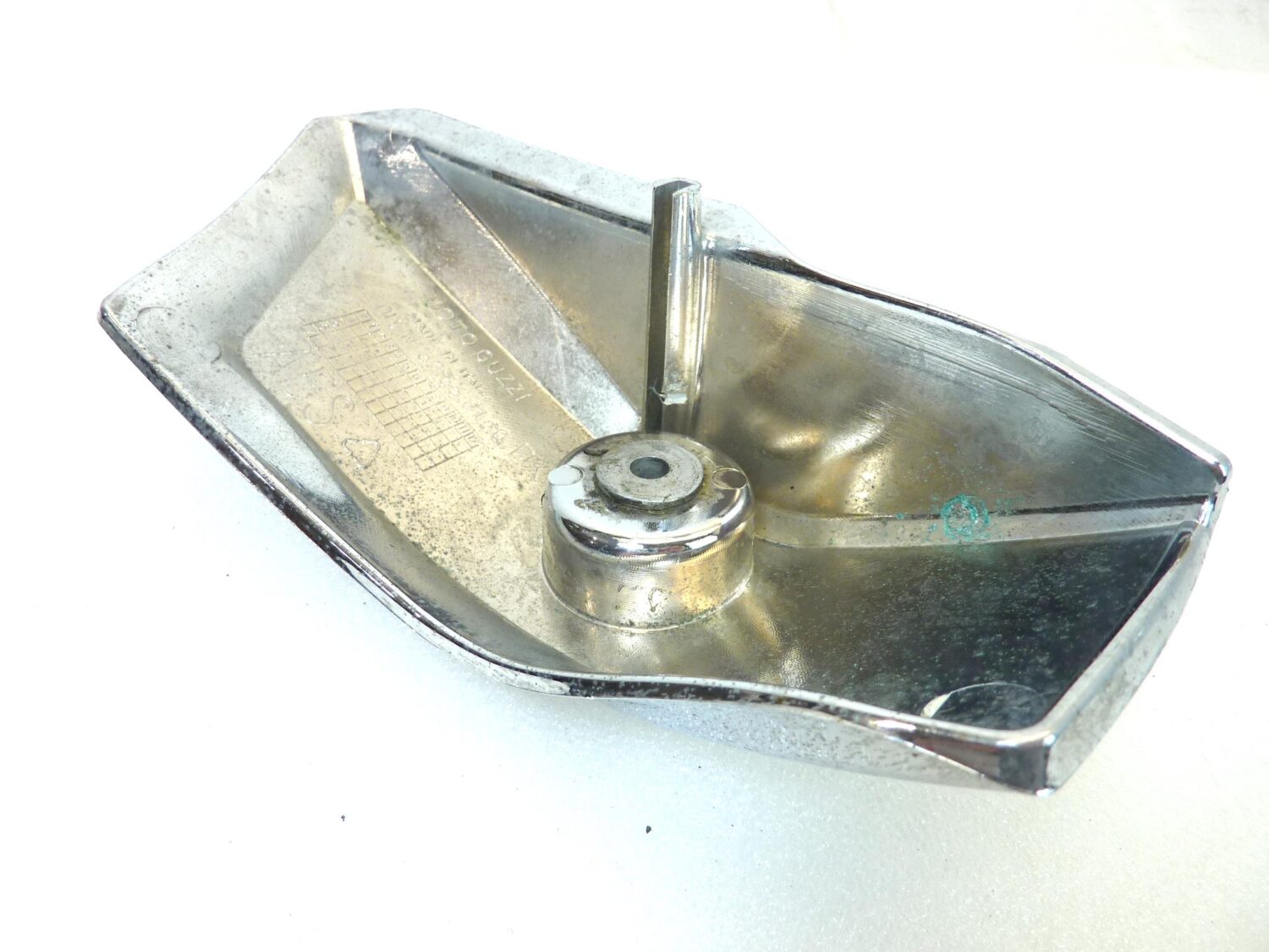 Coperchio ammortizzatore posteriore Guzzi Nevada 750 Classic 2012 - 2015 destro cod 32558160 - immagine 11