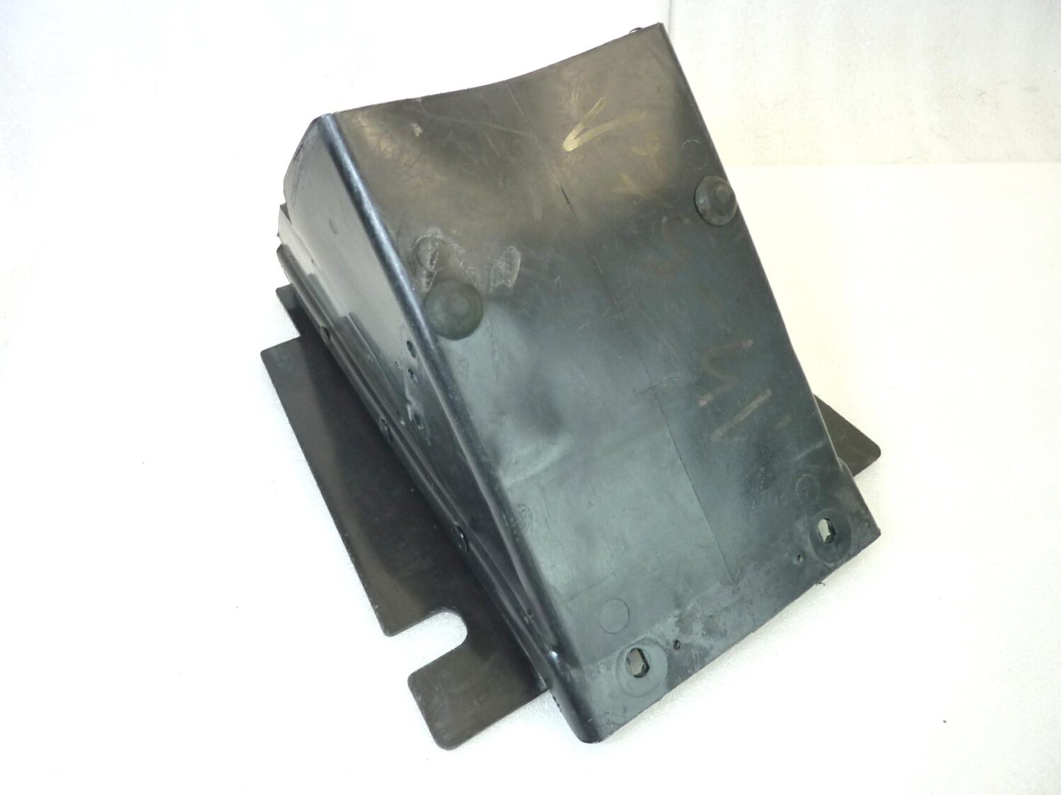 Sottocoda vano portaoggetti Guzzi V75 PA 1992 - 1996 probabile compatibilità V35 GU20438720 GU23438690 - immagine 4