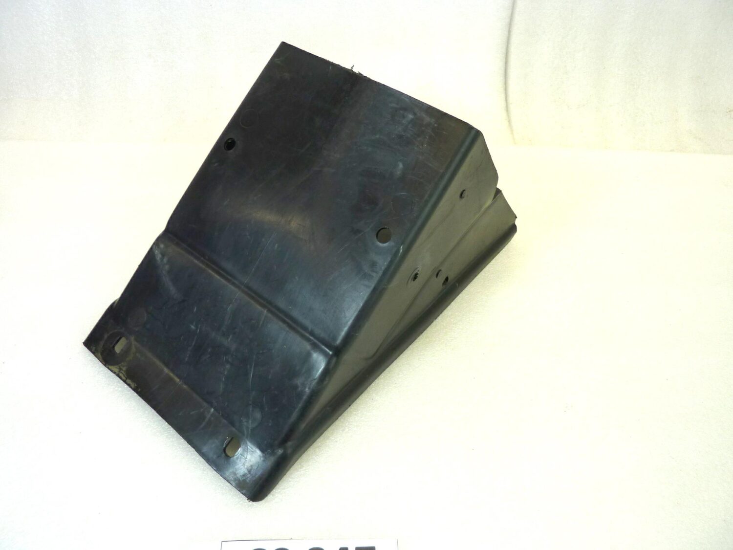 Vano sotto sella passaruota V35 Guzzi Florida 1986 - 1992 vano porta utensili - immagine 4