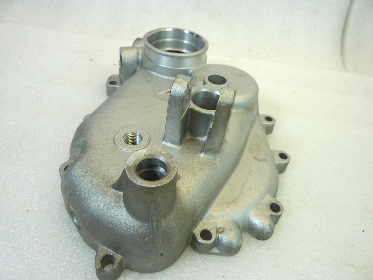 Coperchio carter scatola cambio Guzzi 850 1000 Le Mans 1 T3 GT 1000 California 3 III Quota 1000 cod 18200801 telaio Tonti NUOVO fondo di magazzino - immagine 3