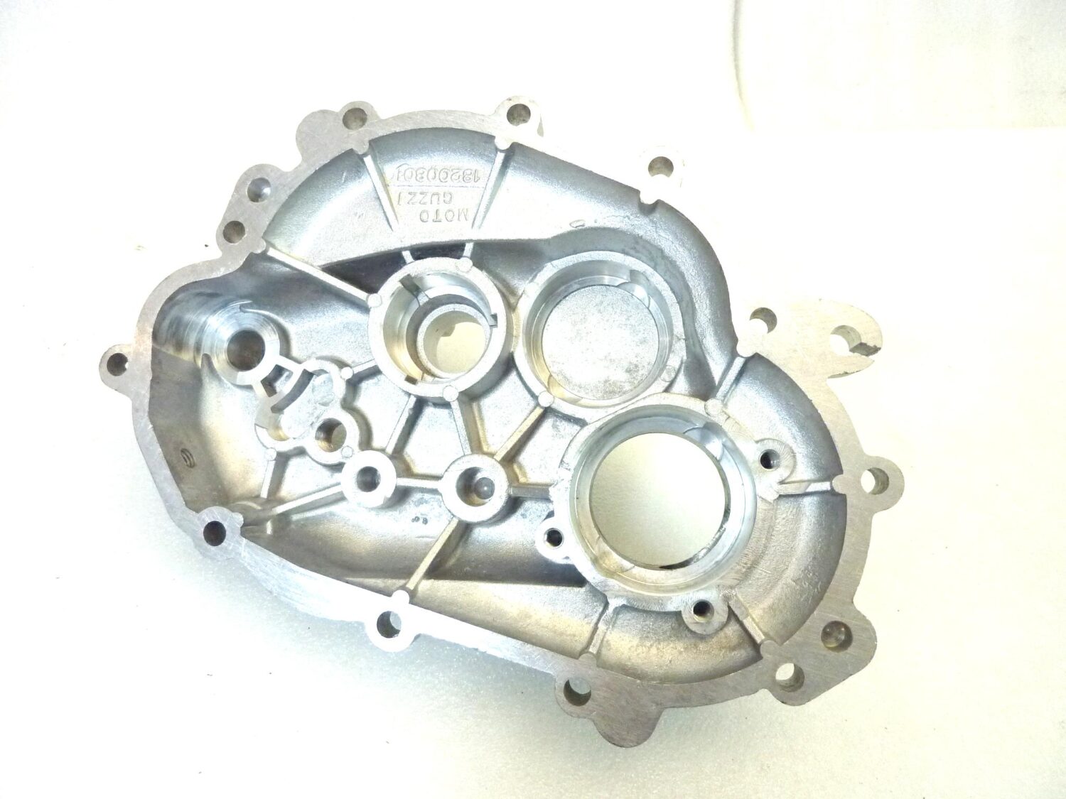 Coperchio carter scatola cambio Guzzi 850 1000 Le Mans 1 T3 GT 1000 California 3 III Quota 1000 cod 18200801 telaio Tonti NUOVO fondo di magazzino - immagine 7