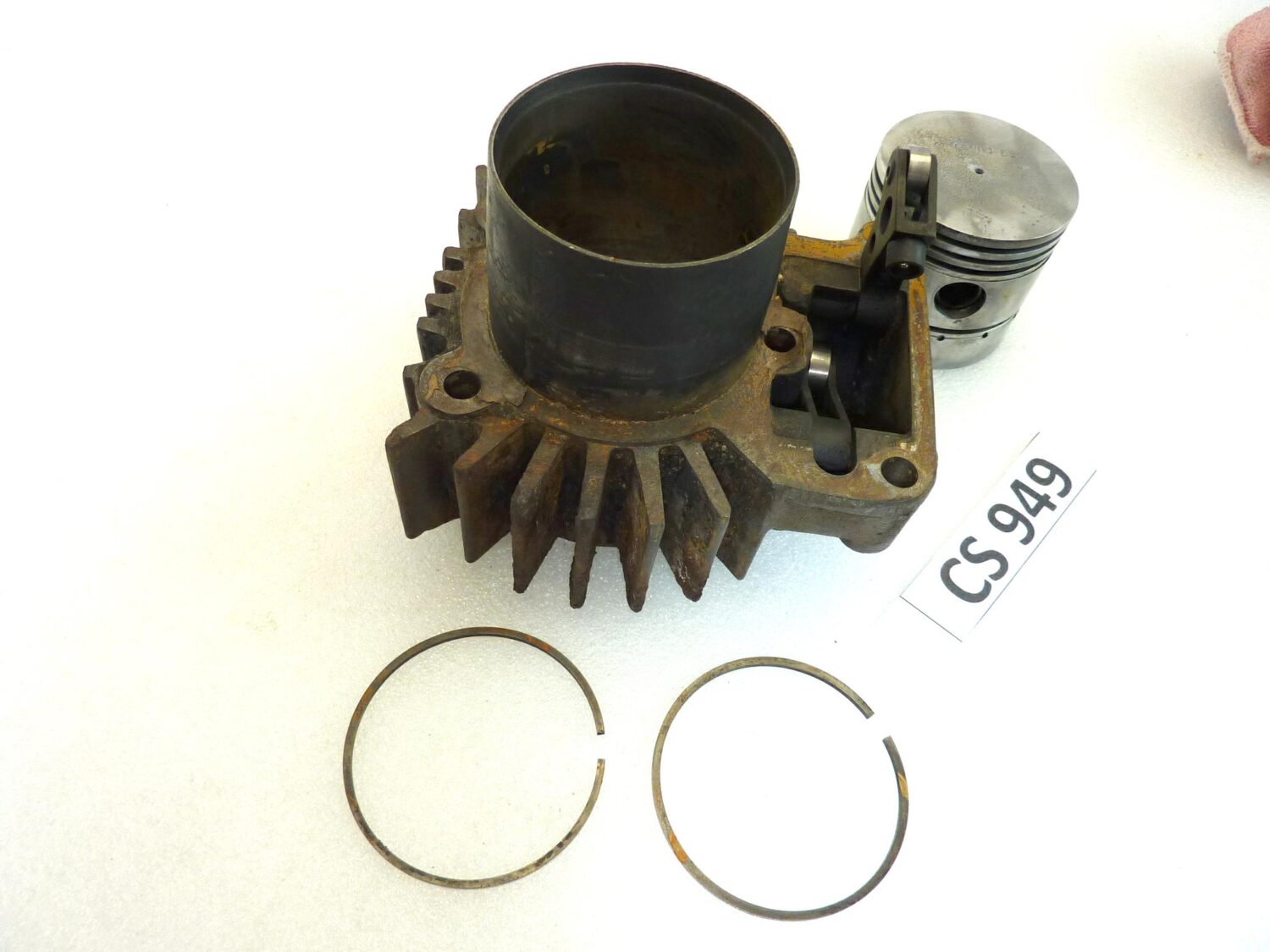 Cilindro pistone Guzzi Galletto 175 diam 65,5 mm ghisa - immagine 3