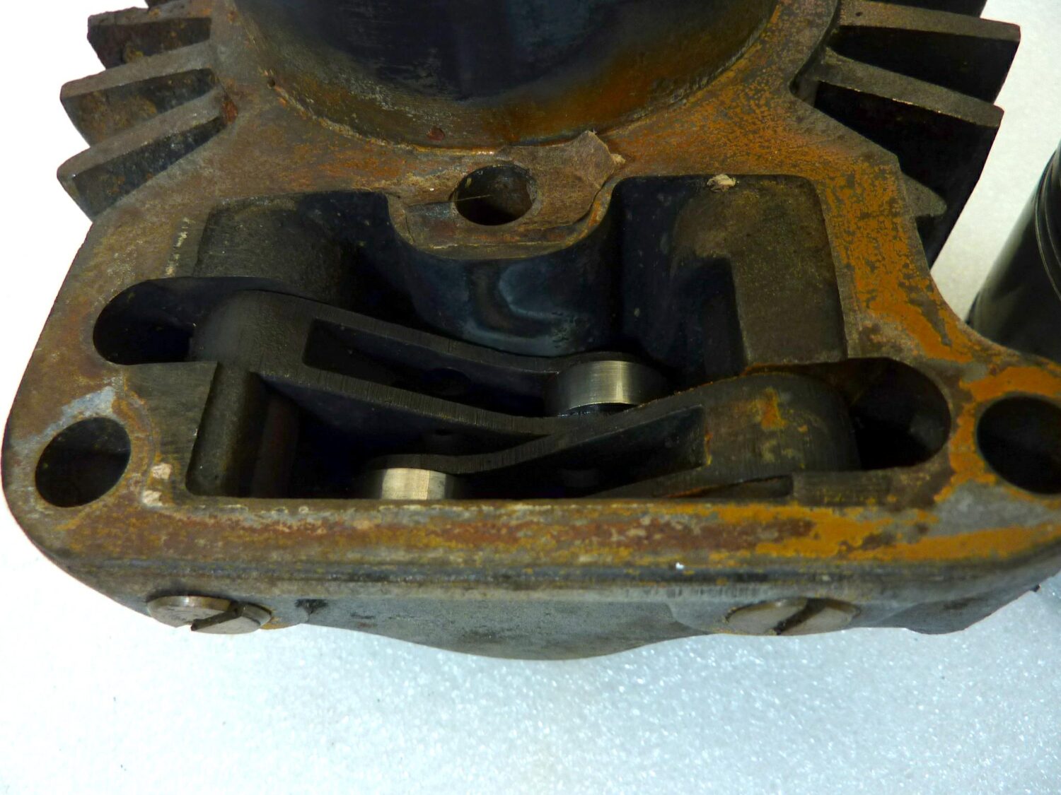 Cilindro pistone Guzzi Galletto 175 diam 65,5 mm ghisa - immagine 10