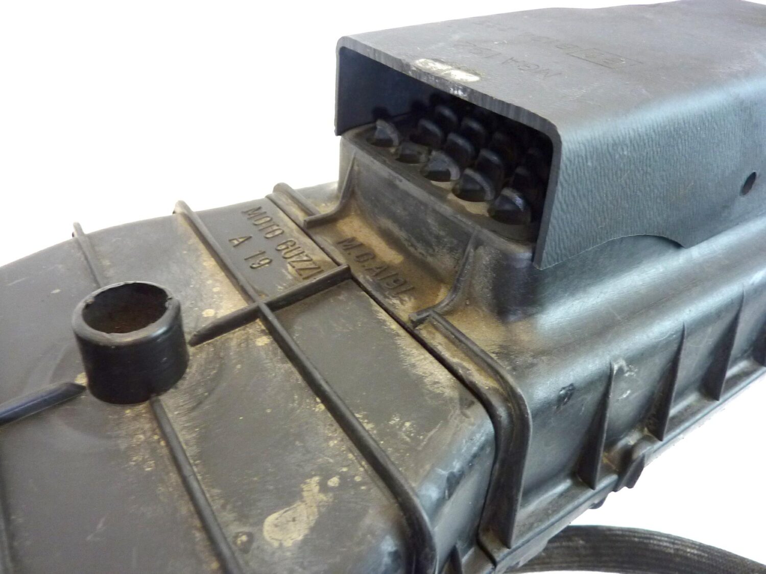 Airbox scatola filtro aria completo Guzzi V65c V65SP V65 Florida NTX Nevada cod 19114060 19113460 19113760 - immagine 2