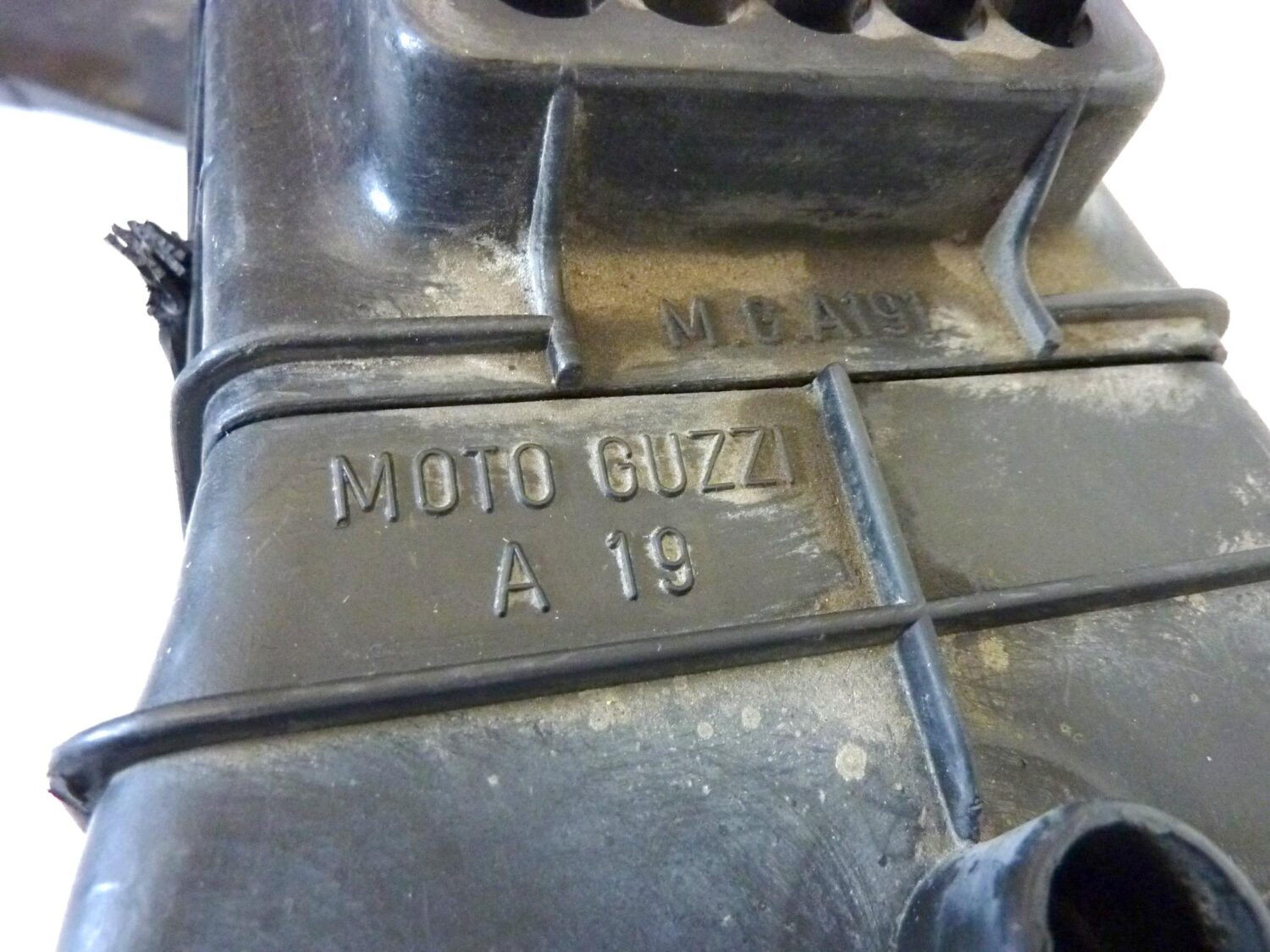 Airbox scatola filtro aria completo Guzzi V65c V65SP V65 Florida NTX Nevada cod 19114060 19113460 19113760 - immagine 8