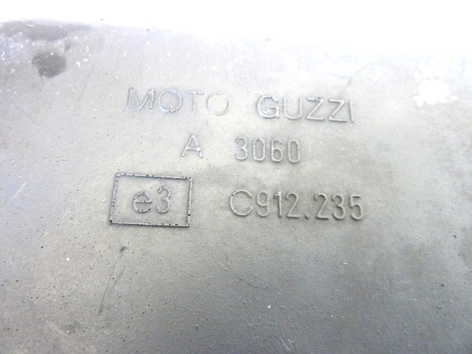 Airbox scatola filtro aria Guzzi California 1100 cod 30114060 - immagine 11
