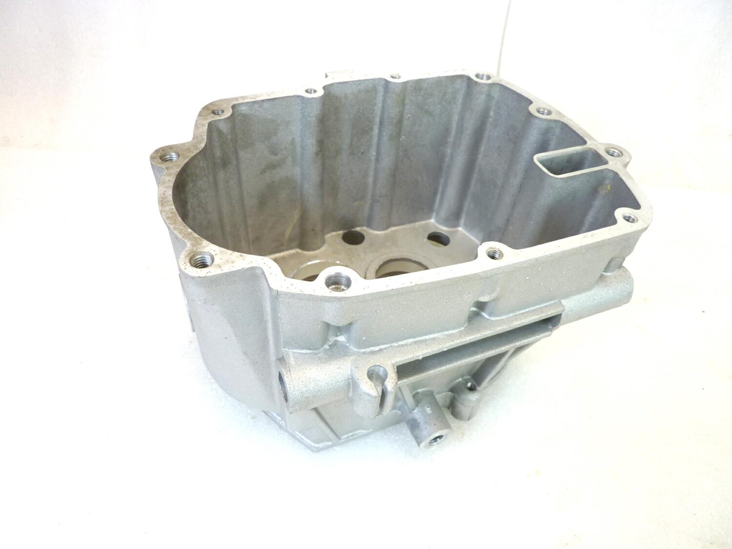 Scatola cambio basamento Guzzi V35 V50 cod 19200220 NUOVO fondo di magazzino - immagine 4