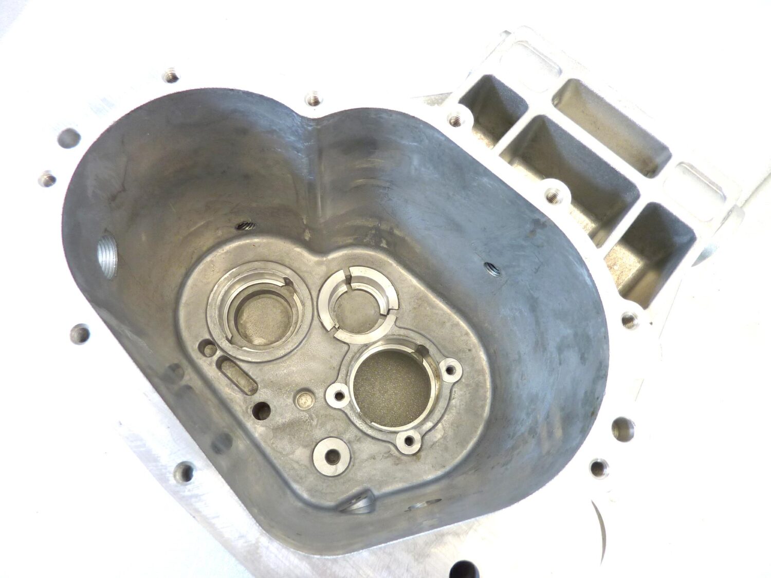 Basamento scatola cambio Guzzi Le Mans 3 III 850 GT 1000 California 2 II 1000 California 3 III I.E. cod 18200201 NUOVO fondo di magazzino - immagine 10