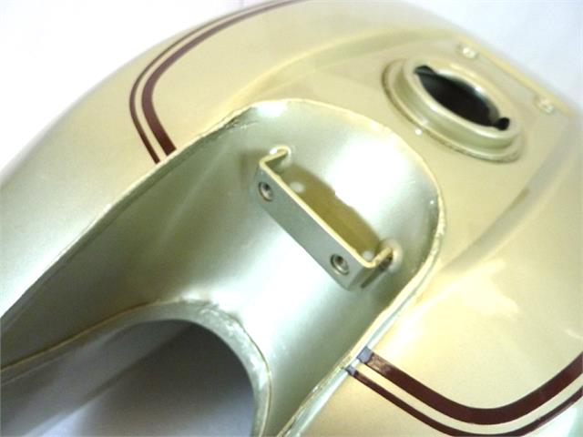 Serbatoio benzina Guzzi G5 Convert T3 T4 1000 SP GU17100265 carburante - immagine 9