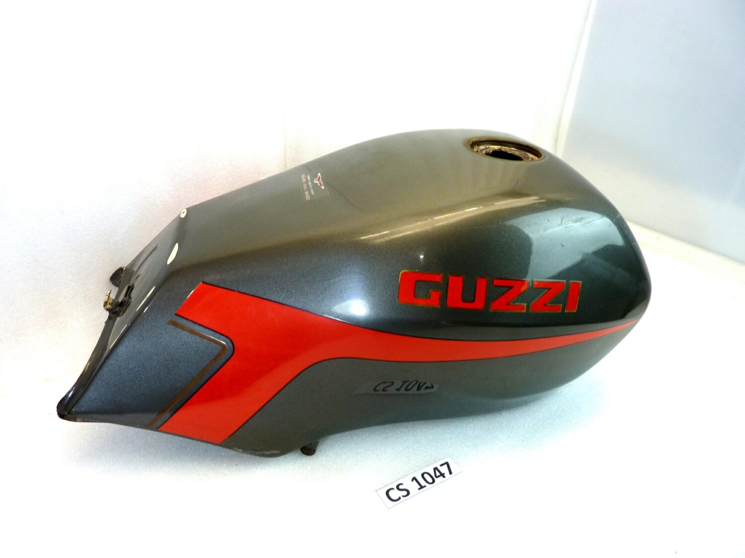 Serbatoio benzina Guzzi V35 III 3 1985 - 1992 carburante - immagine 2
