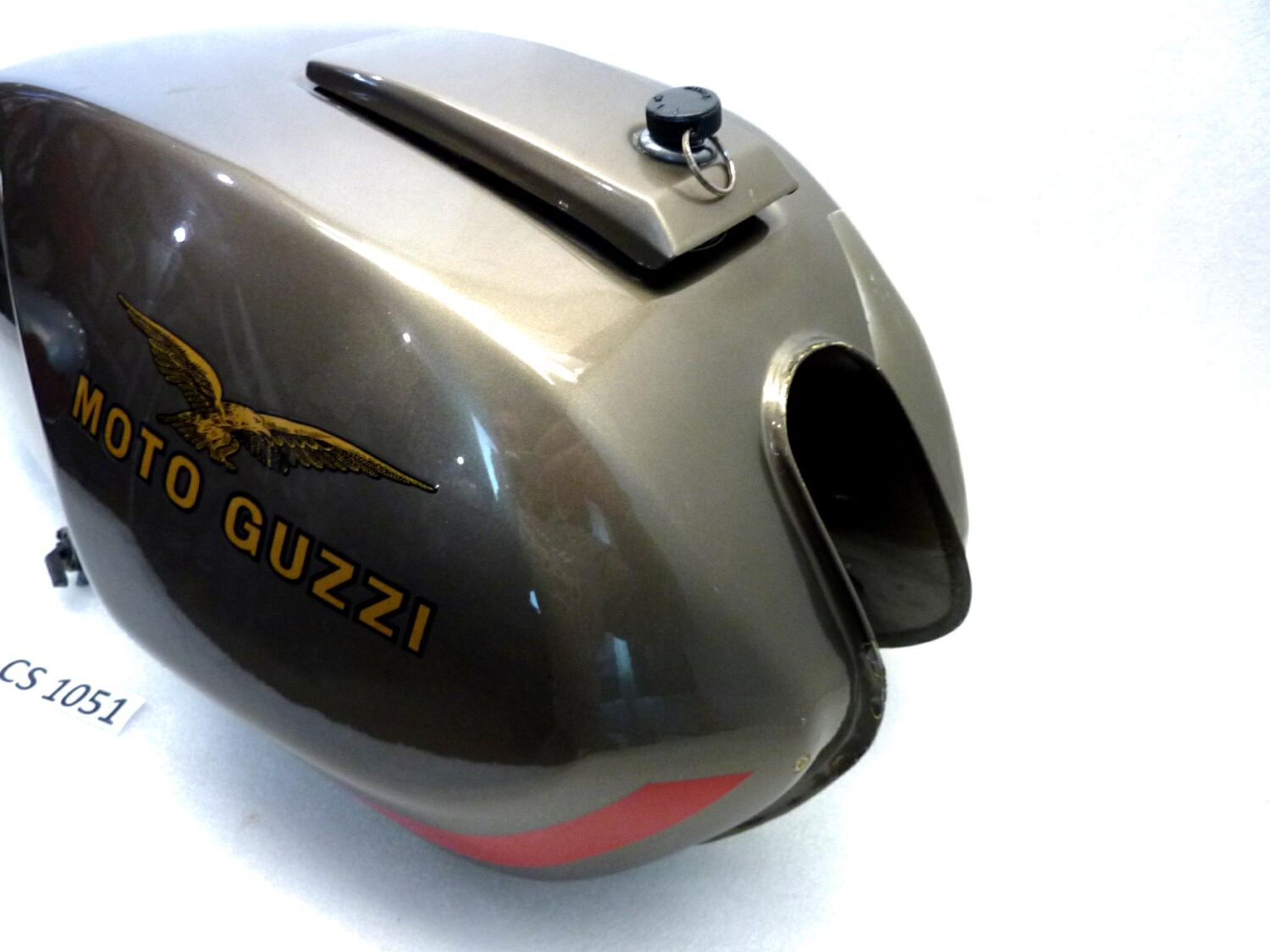Serbatoio benzina Guzzi 1000 Mille GT 850 T5 con chiave sportellino carburante - immagine 4
