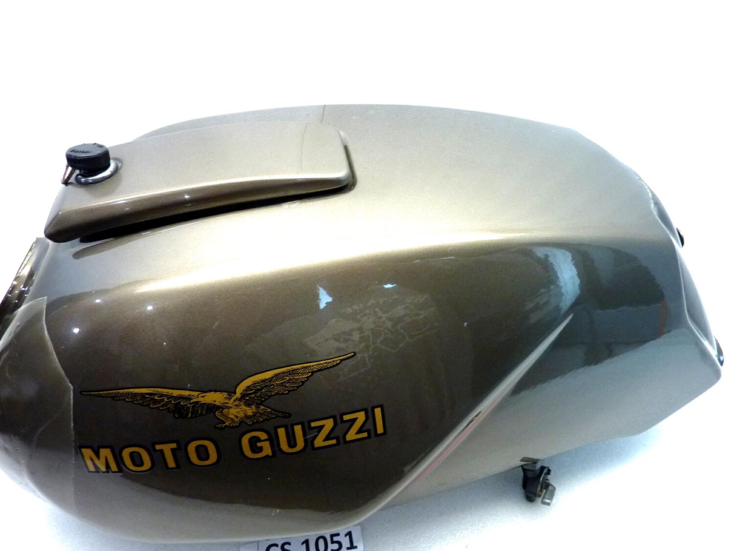 Serbatoio benzina Guzzi 1000 Mille GT 850 T5 con chiave sportellino carburante - immagine 9