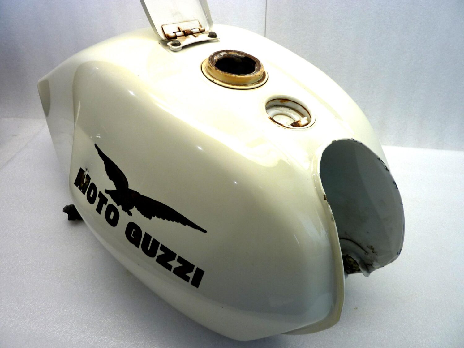 Serbatoio benzina Guzzi V35 IMOLA 2 V65 LARIO carburante - immagine 15