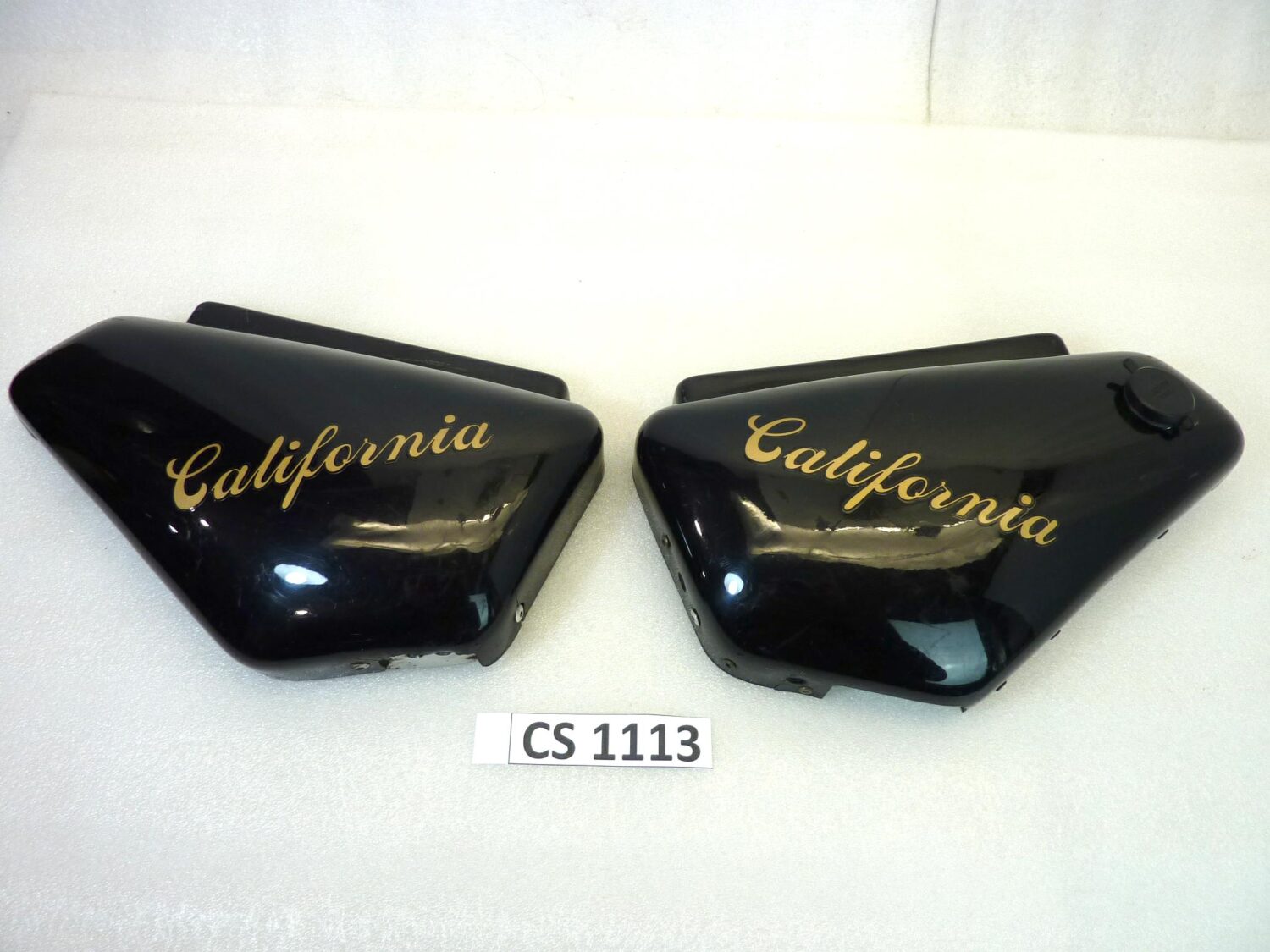 Fiancatine Guzzi California coppia destra sinistra fianchetti carena Classic-Touring, 2006 - 2007
EV, 1997- 2005
EV Touring 80°, 2001 - 2002
Jackal, 1999 - 2002
Stone, 2001 - 2003
Stone/Metal, 2002 -
Stone/Touring CAT, 2003 - 2004
Vintage, 2006 - 2007
Aquila Nera