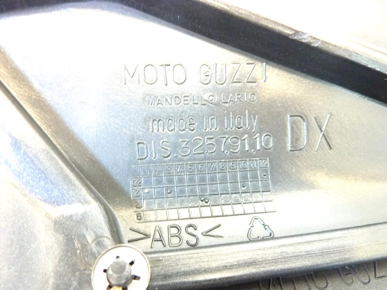 Fiancatina destra Guzzi Breva 750 cod 32579110 fianchetto carena - immagine 8