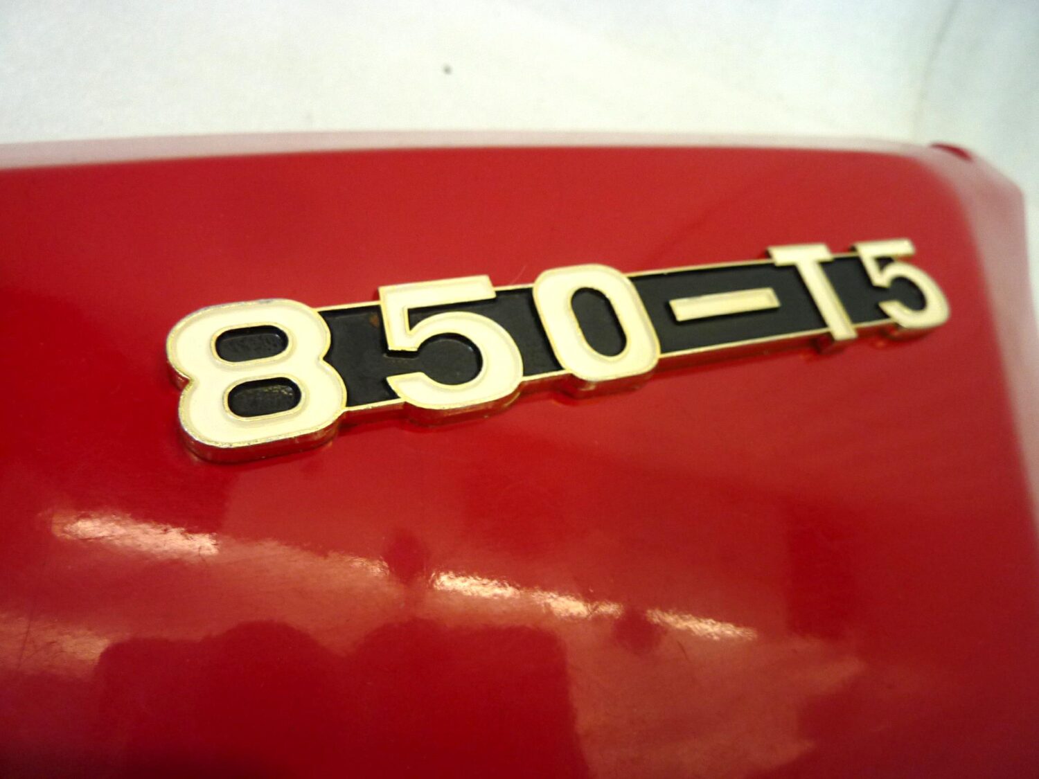 Fiancatina sinistra Guzzi 850 T5 rossa fianchetto carena - immagine 11