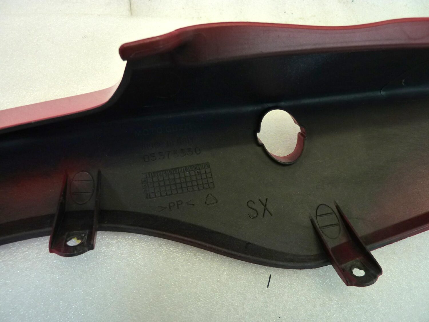 Carena posteriore sinistra Guzzi Breva 1100 cod 05573330 laterale fiancatina - immagine 11