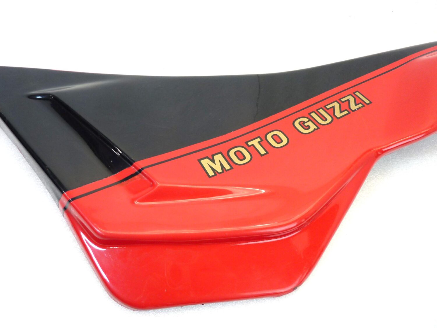 Carena laterale fiancatina sinistra Guzzi Le Mans 1000 fianchetto - immagine 3
